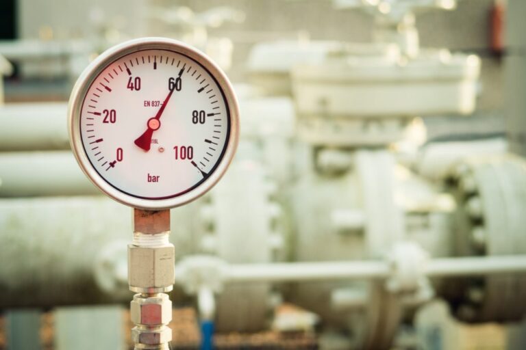 What is the Role of Pressure Gauges in Oil and Gas Production