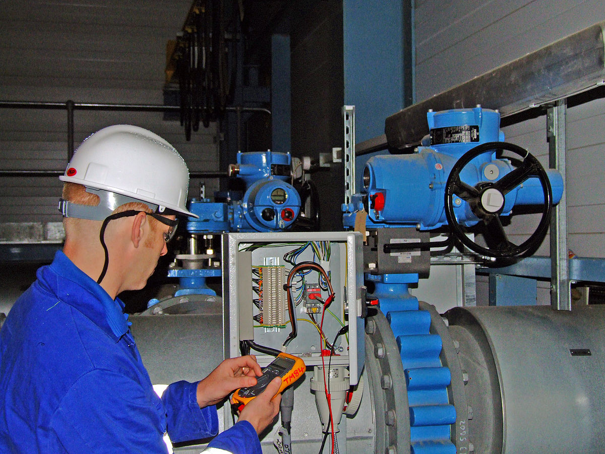 https://bcstvalve.com/wp-content/uploads/2024/04/Which-are-the-Common-Failures-of-Electric-and-Pneumatic-Actuators.jpg