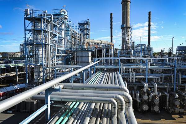 Control de alta temperatura y presión para una planta de procesamiento de gas natural