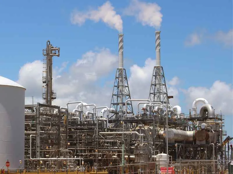 Chemical and refinery process plant