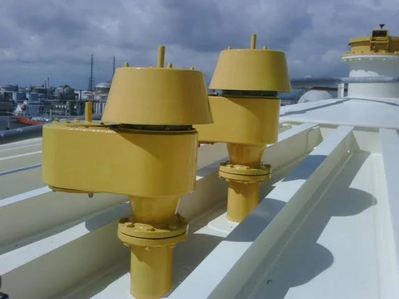 Conservation vent installed on a storage tank