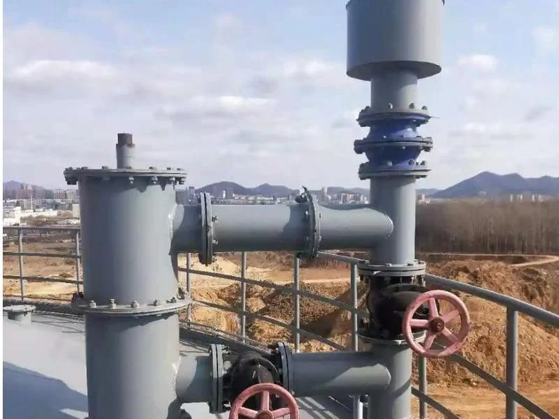 Flame arrestor on an oil storage tank