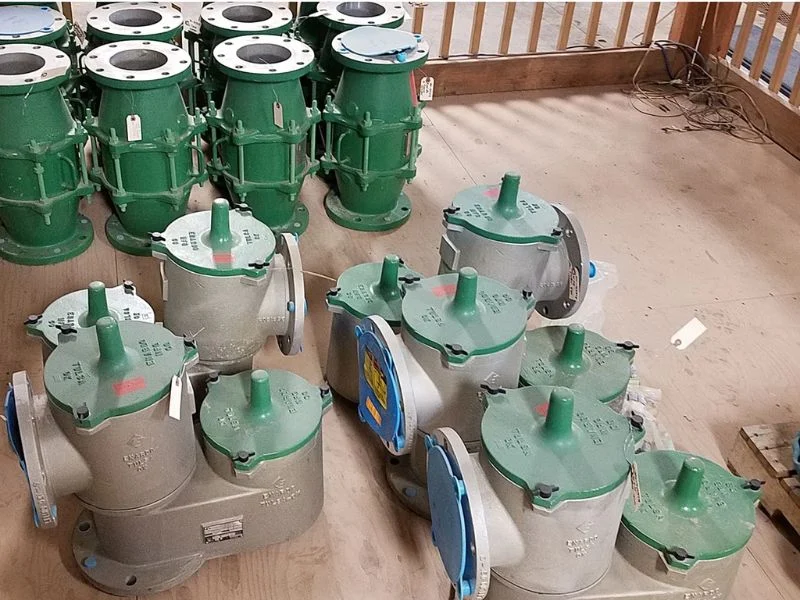 Pipe-away pressure vacuum relief valve
