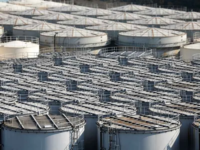Water treatment storage tank