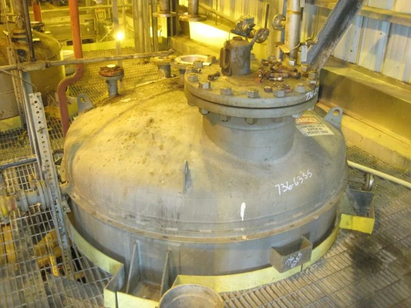 Weighted storage tank emergency vent