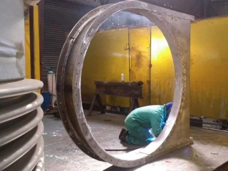 Guillotine damper sealing system