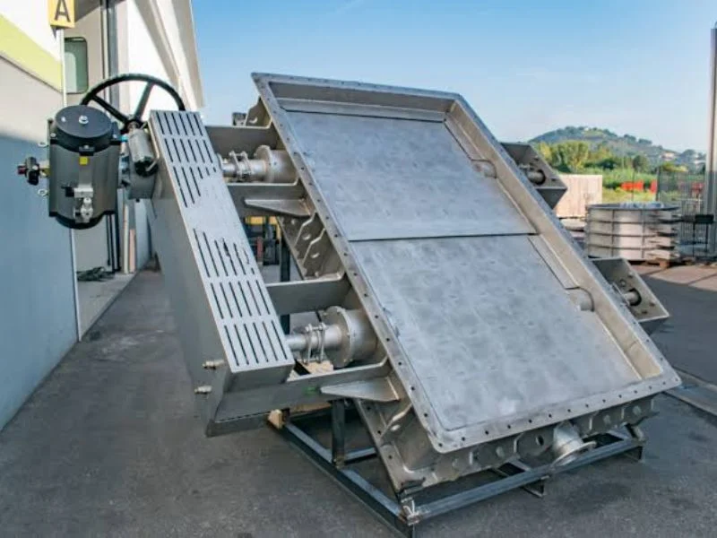 High-temperature louver damper