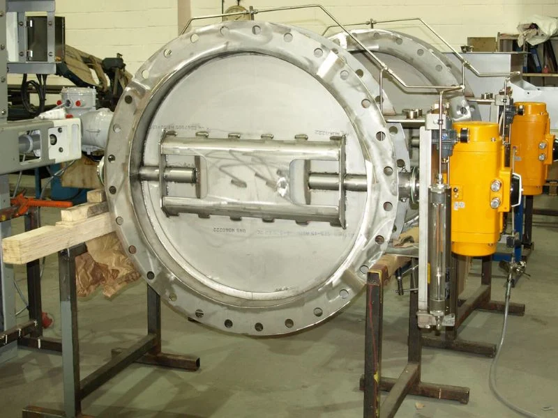 Industrial gas butterfly damper