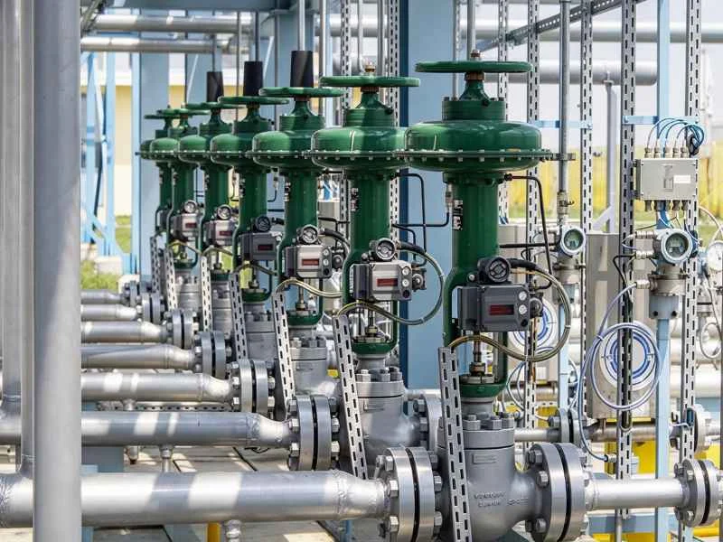 Jacketed valve in chemical processing