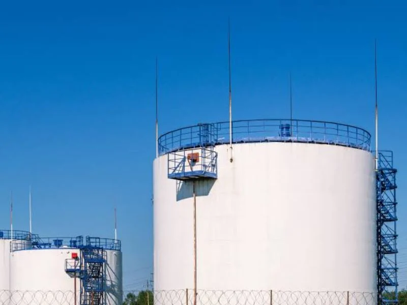 Refinery tank protection equipment