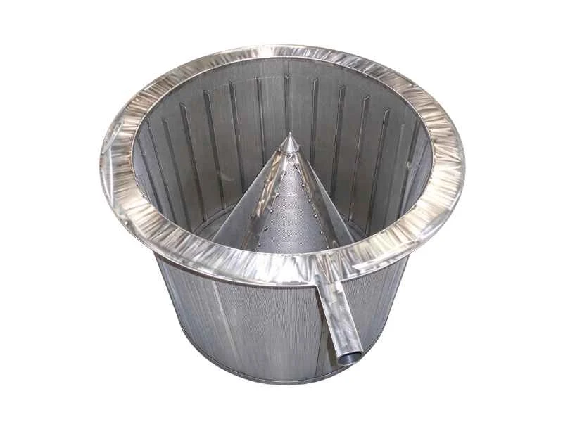 Reverse-flow conical temporary strainer