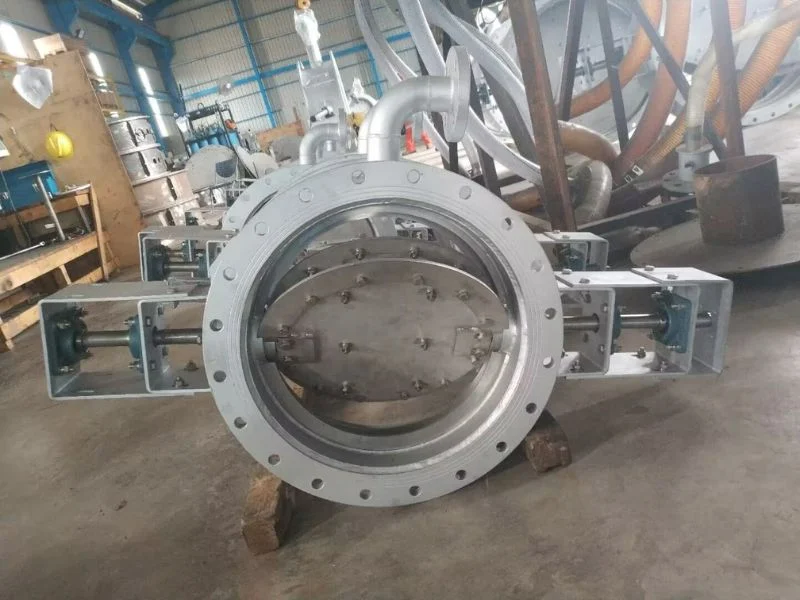 Three-way diverter damper