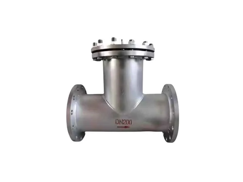 Vertical tee strainer