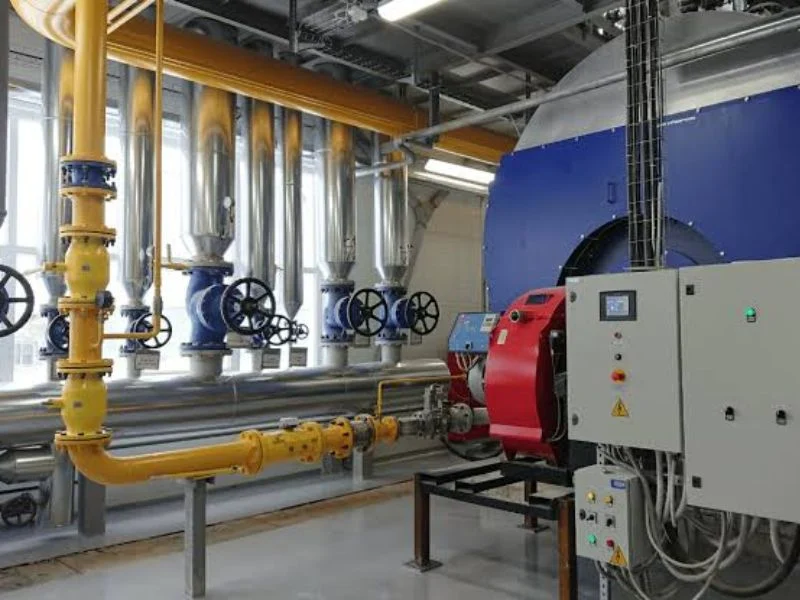 Water treatment valve and filter maintenance